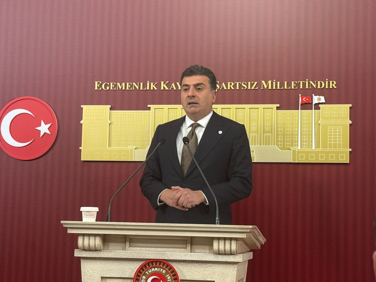 YENİ Parti Sözcüsü Zeynel Emre