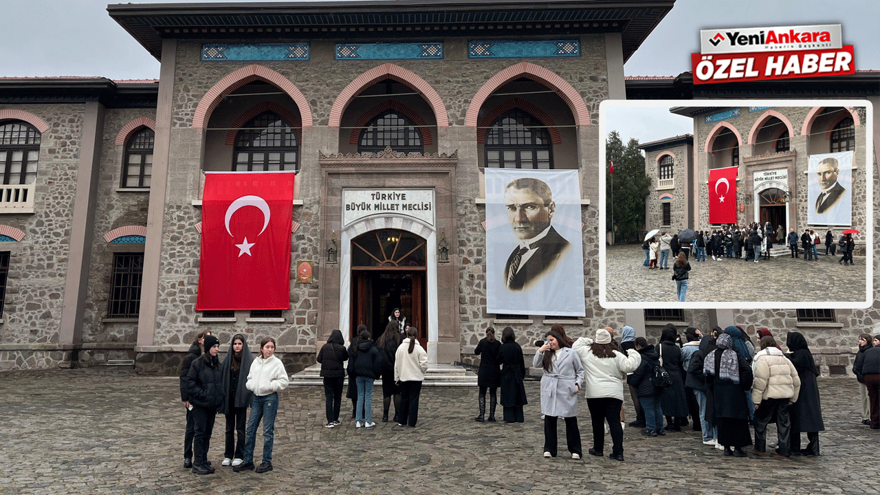 Atatürk’ün Ankara’ya gelişinin 105. Yılı: Yağmurlu hava ziyaretlere engel olamadı...