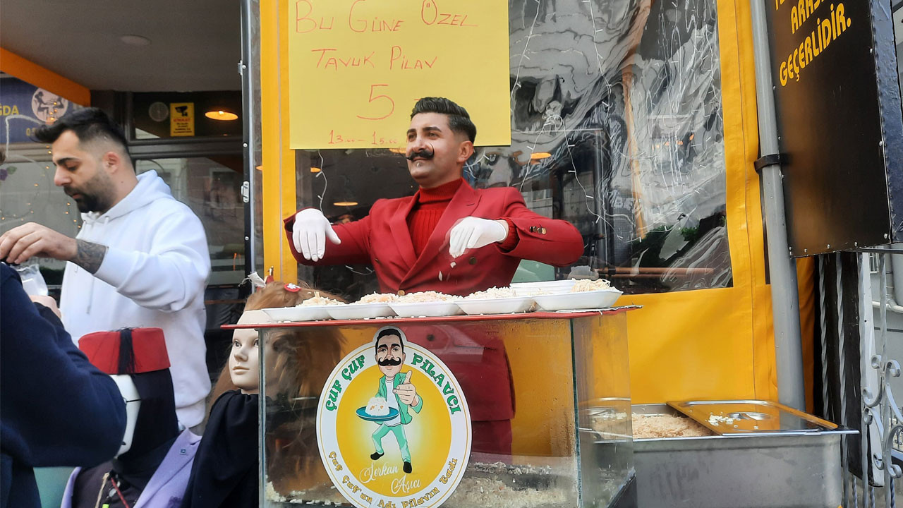 Ankara'da 5 liraya tavuk pilav satışı