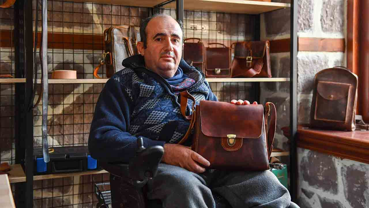 Altındağ Belediyesi ile engelleri aştı: Deri ustası oldu