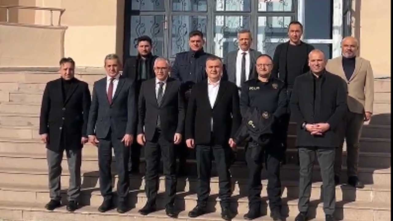 Çubuk Belediye Başkanı Baki Demirbaş’tan İspanya'da Erasmus yapan öğrencilere ziyaret