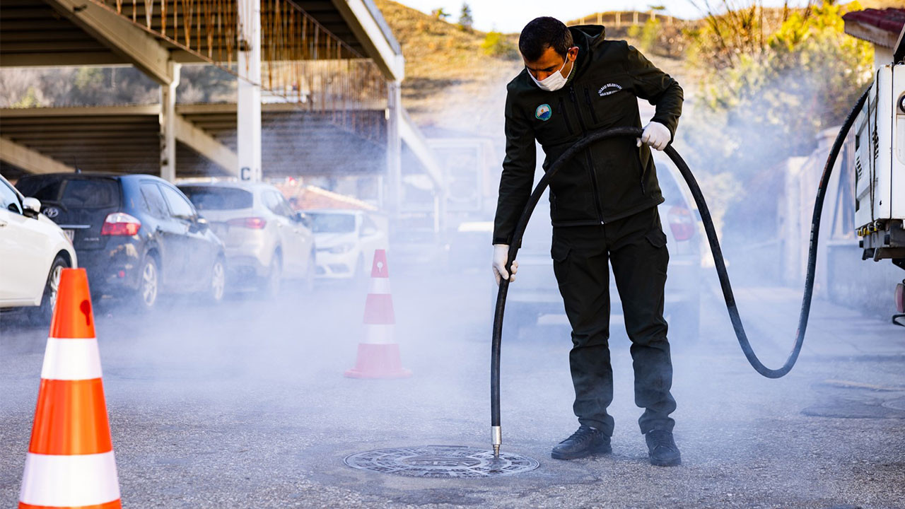 Gölbaşı'nda haşerelere karşı ilaçlama yapıldı