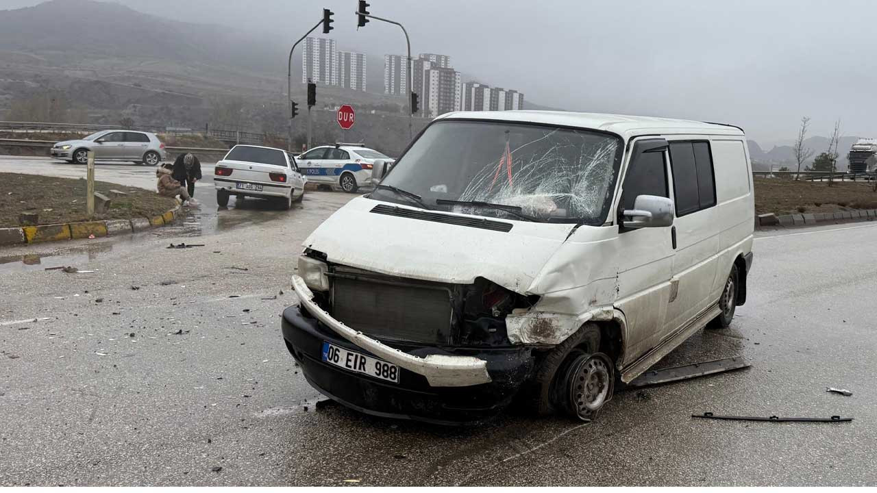 Kırıkkale-Ankara karayolunda kaza: 3 yaralı