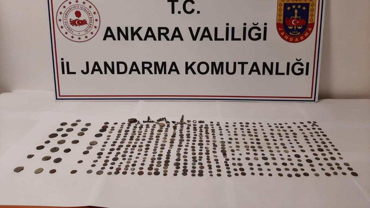 Ankara'da obje ve sikkeler ele geçirildi