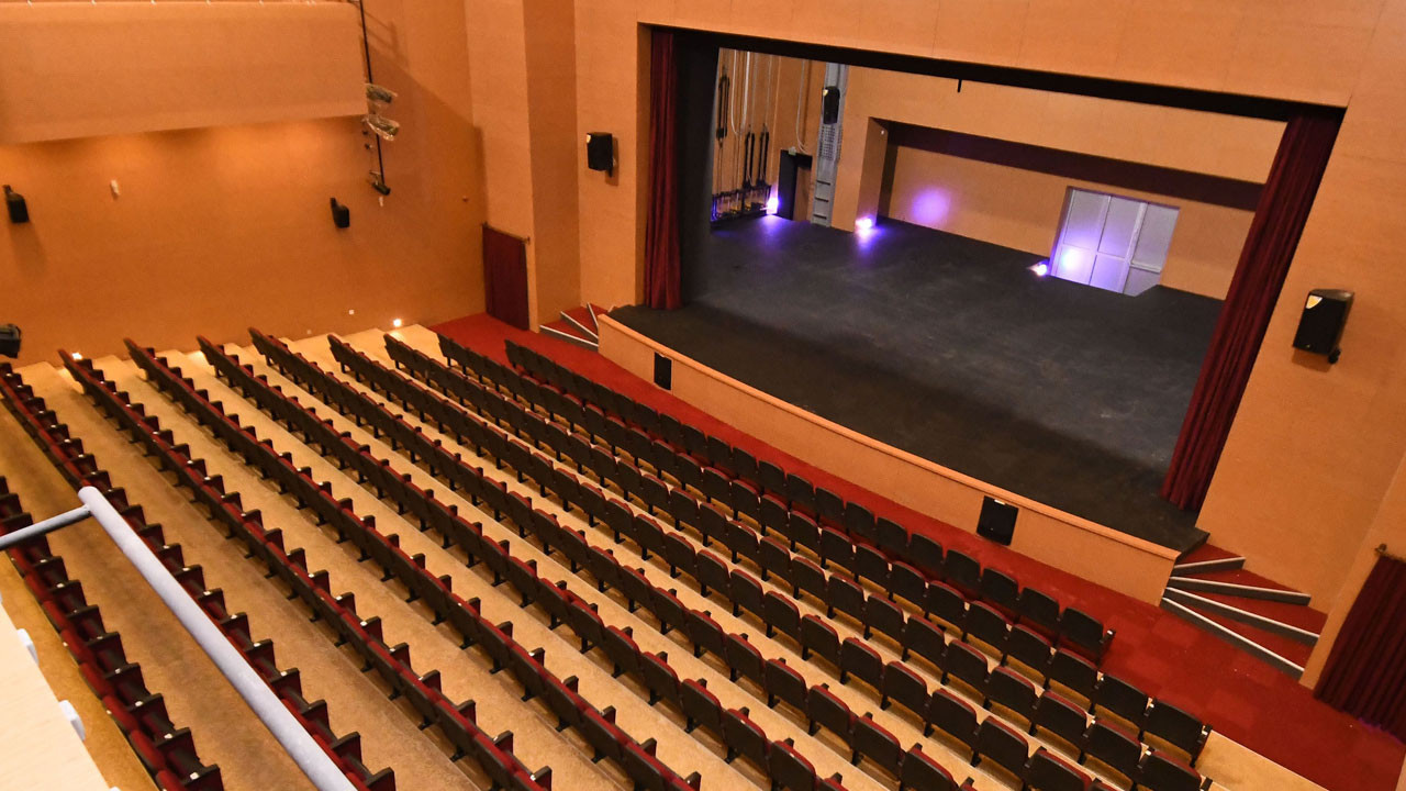 Pursaklar'da tiyatroya yoğun ilgi