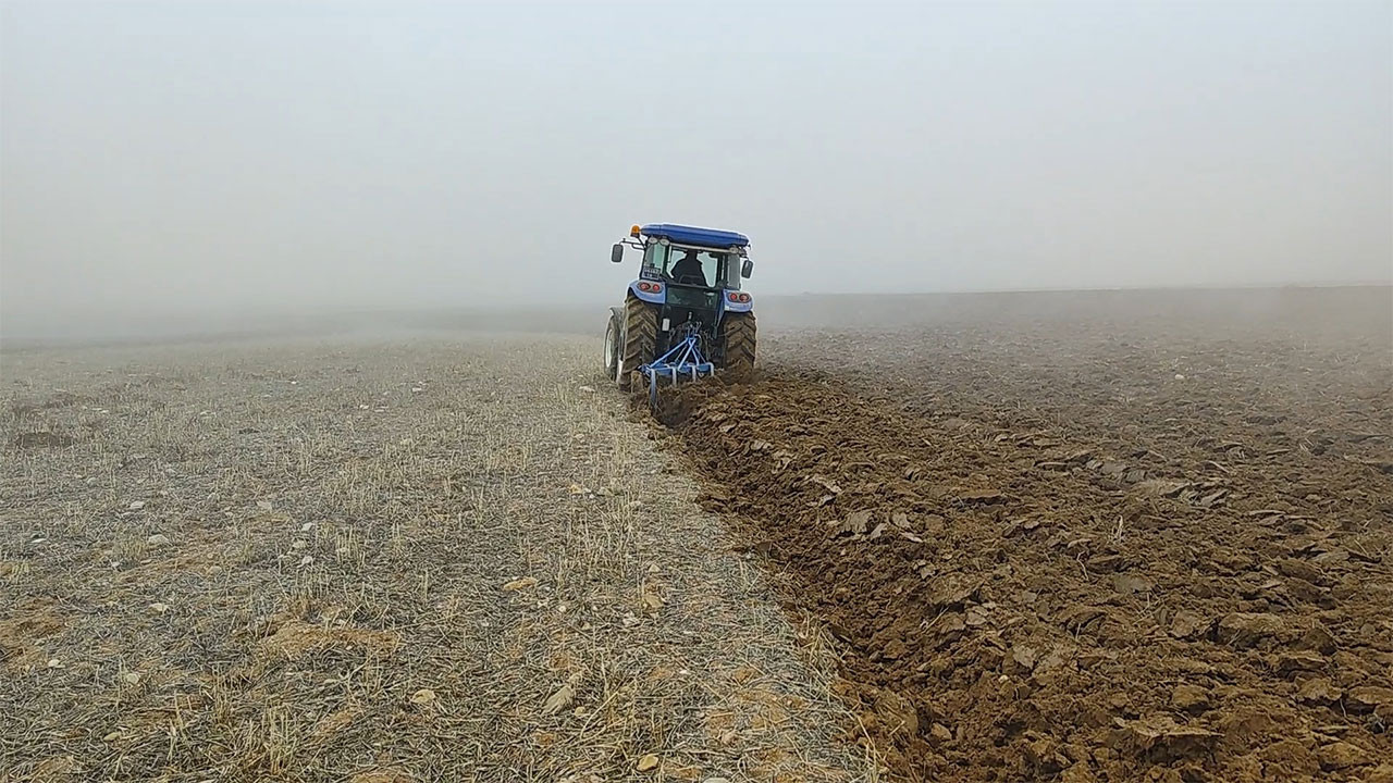 Şereflikoçhisar Belediyesi topraklarını üniversite öğrencileri için ekiyor