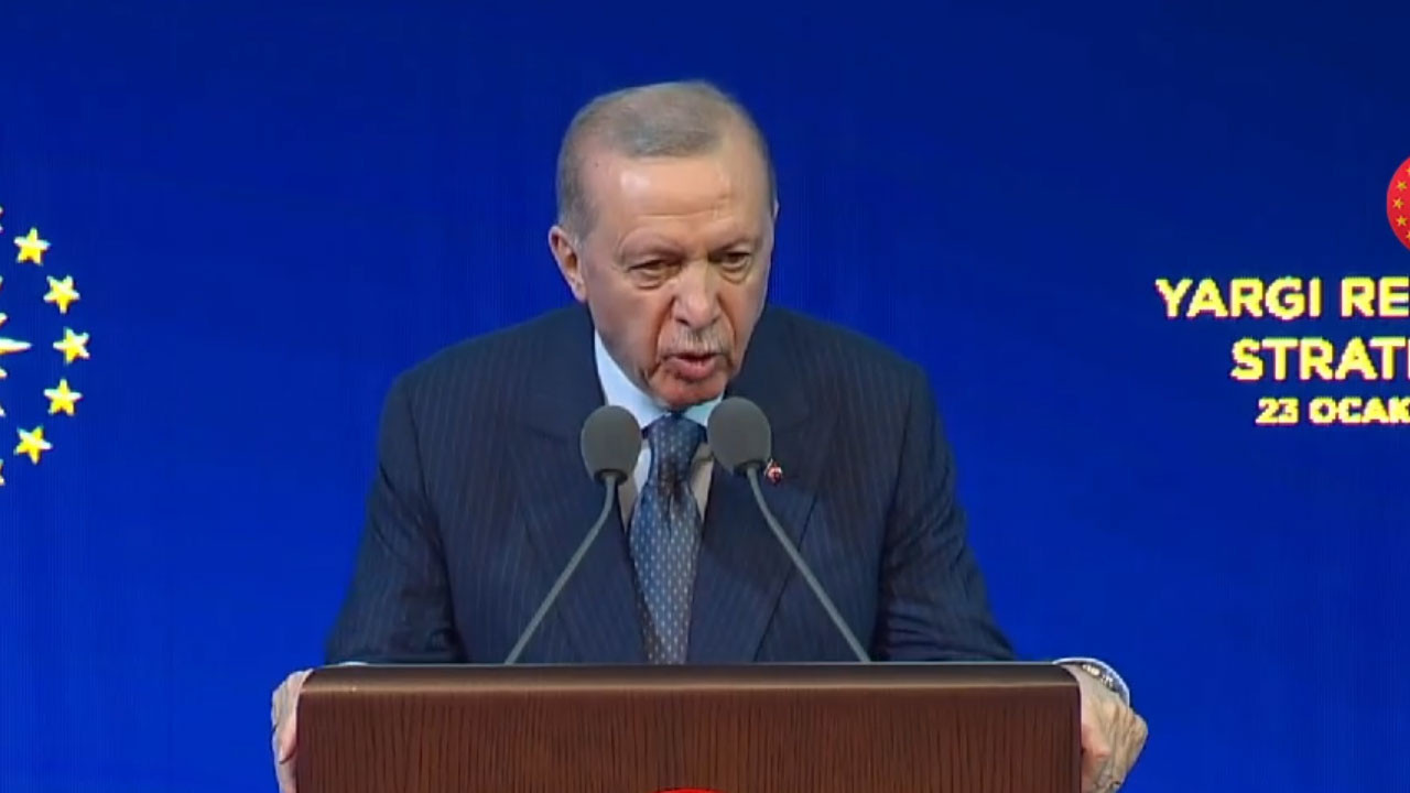 Cumhurbaşkanı Erdoğan'dan Özgür Özel'e 'parmak sallama' çıkışı!