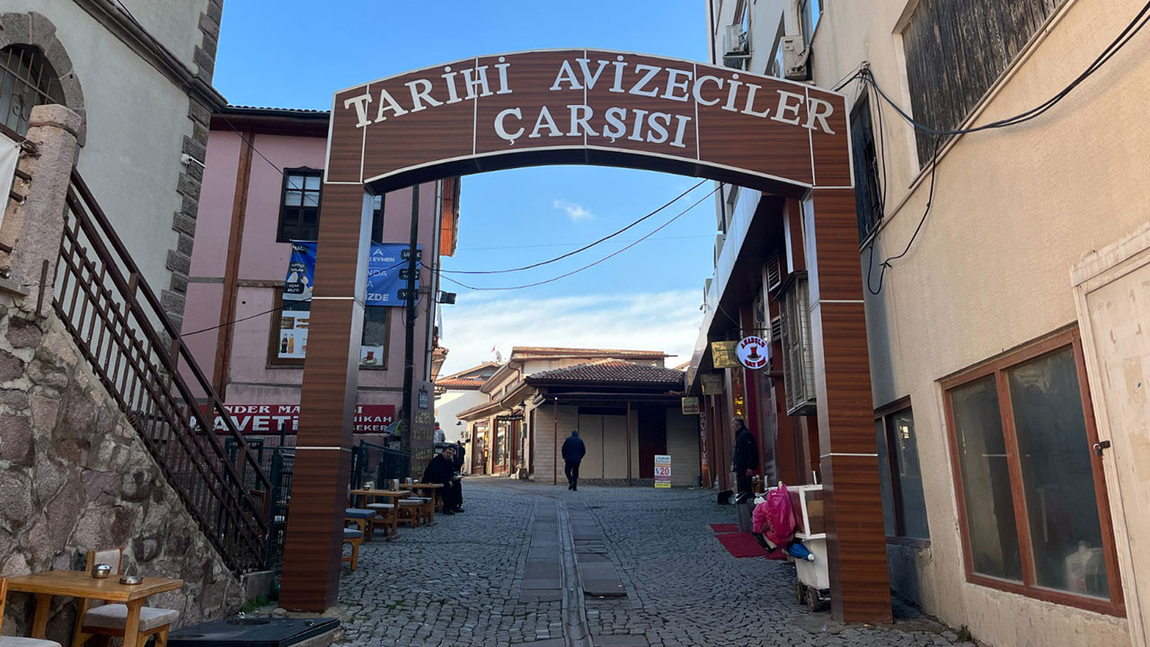 Ankara Tarihi Avizeciler Çarşısı esnafı: “Otopark ve altyapı sorunları çözülemiyor”