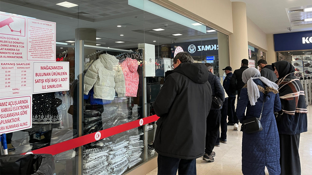 Ankara’da gümrük fazlası mallar ilgi görüyor