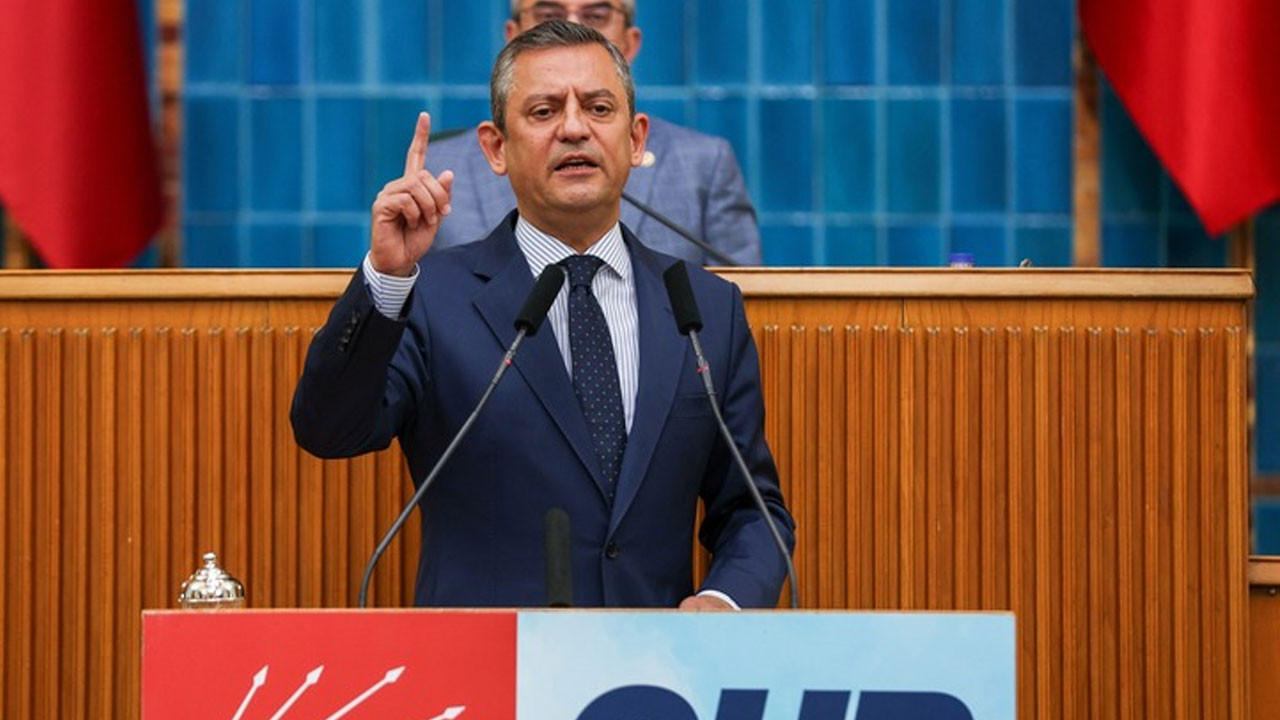 Özgür Özel Bolu'daki bilirkişilerin fotoğrafını paylaştı!