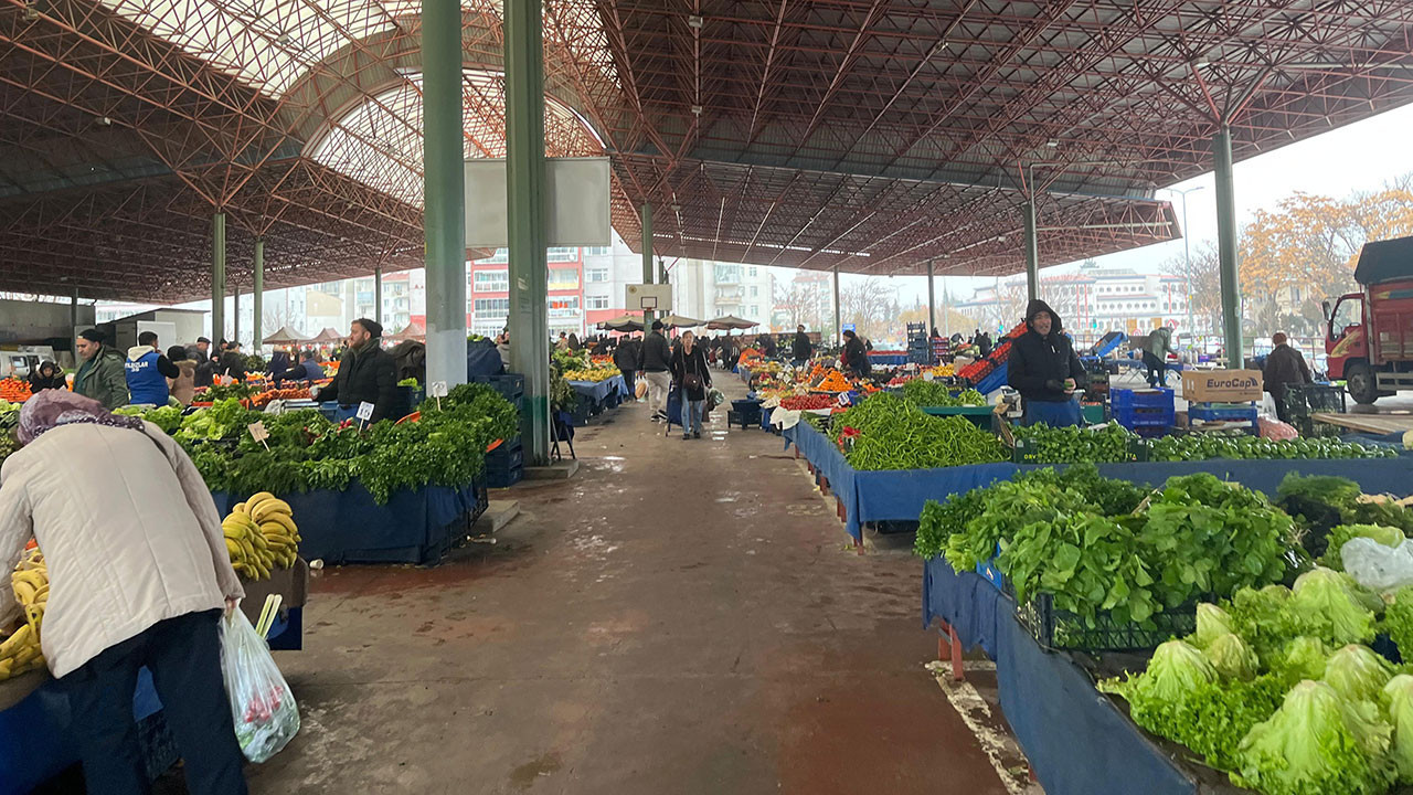 Ankara'da kış meyvelerinde fiyatlar cep yakıyor: Pazar esnafı nedenini açıkladı
