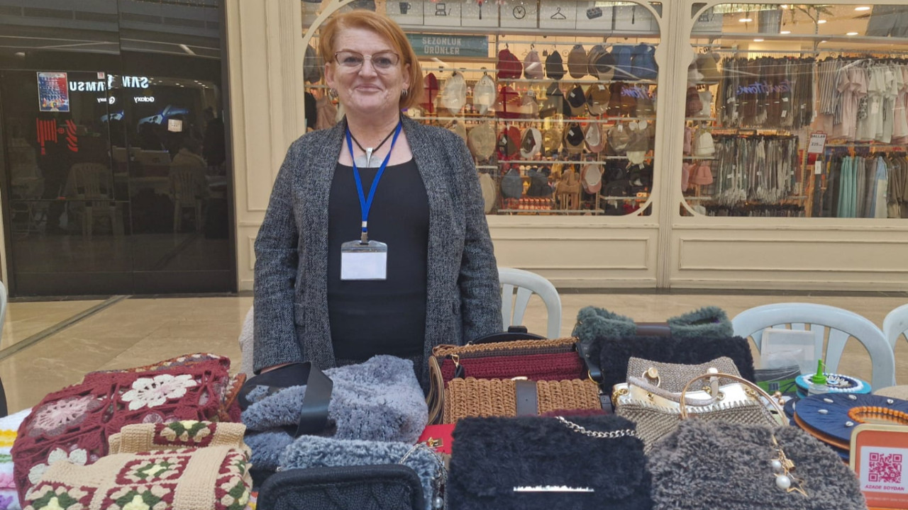Depremzede Fatma Erzincanlı, Kadın Emeği Pazarı’nda el yapımı çantalarla fark yaratıyor