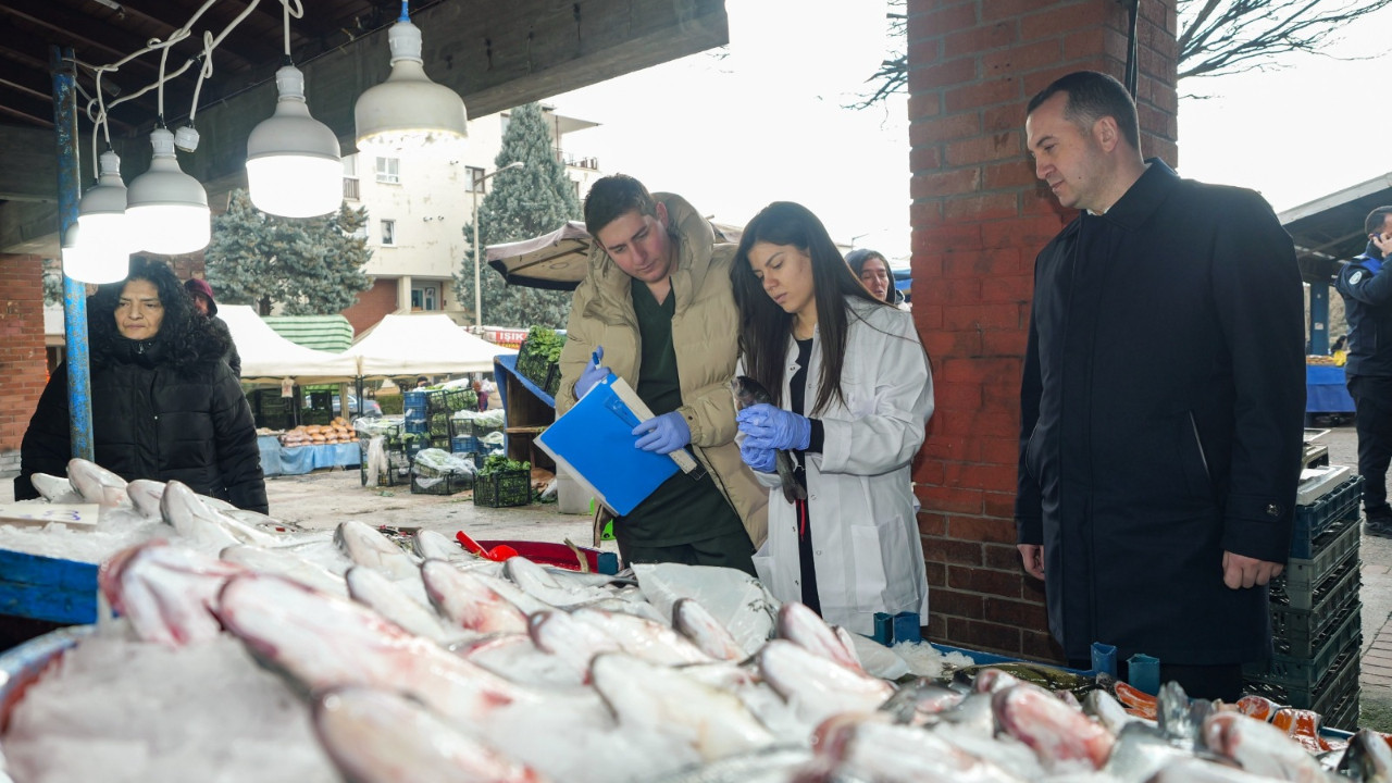 Etimesgut Belediyesinden pazar yerindeki balık işletmelerine denetim