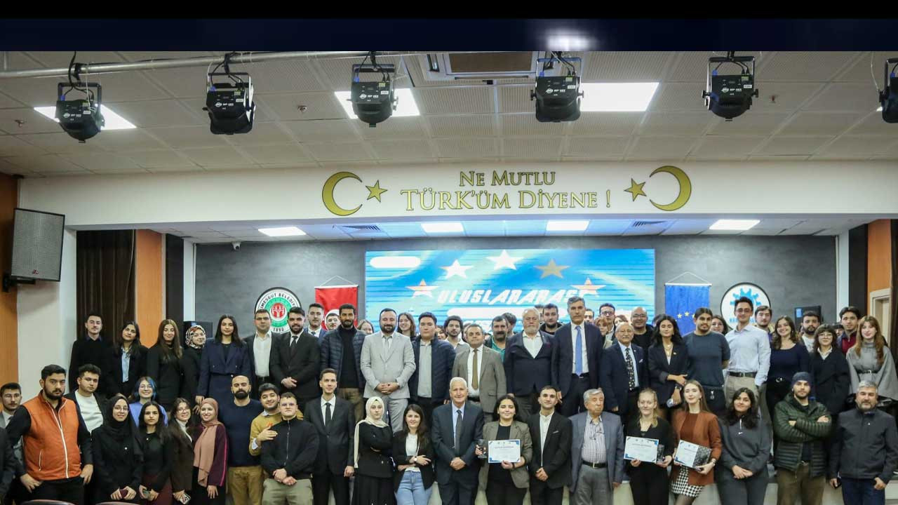 Etimesgut’ta Uluslararası Eğitim ve Bilim Çalıştayı gerçekleşti