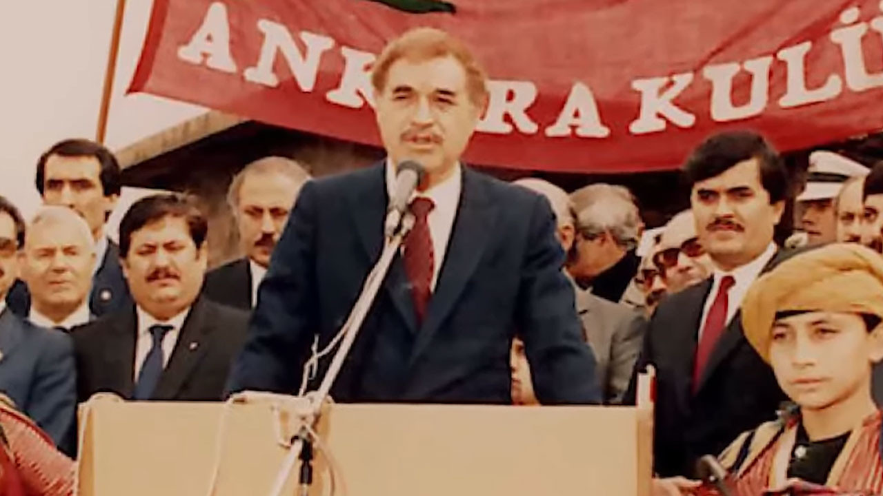 Ankara'nın ilk Büyükşehir Belediye Başkanı 18 yıl önce vefat etti