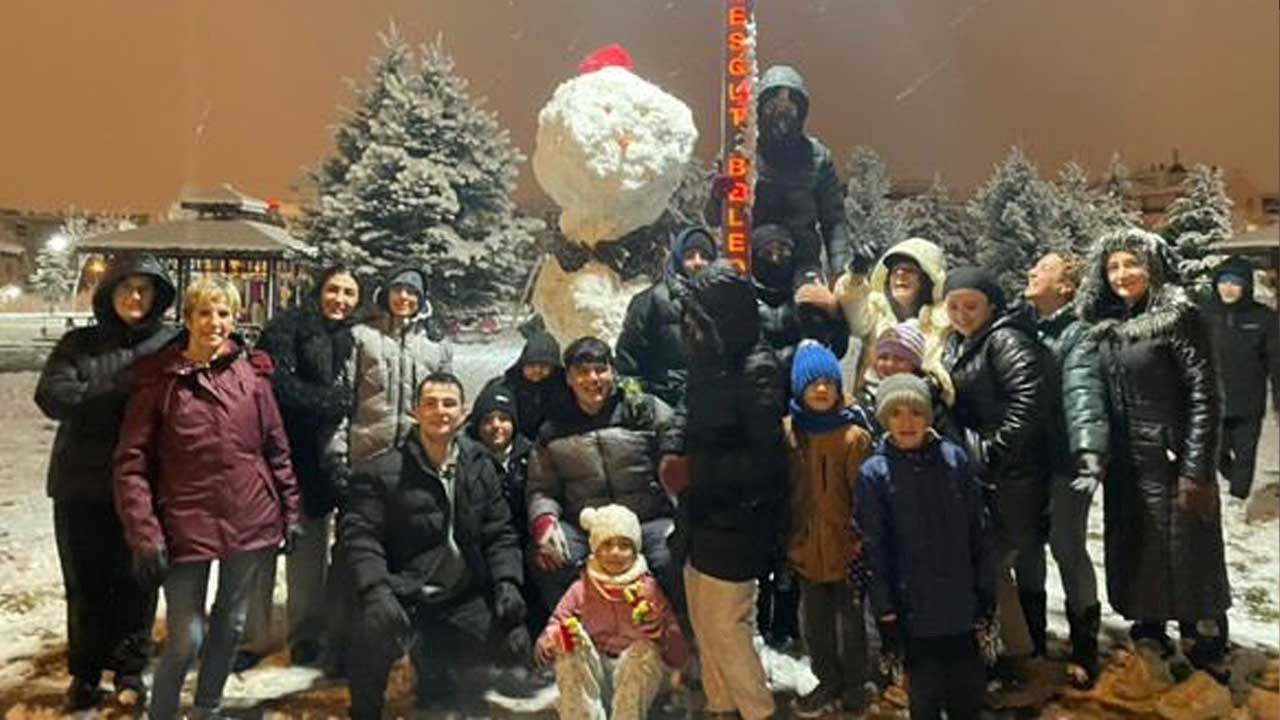 Ankara'da kar yağışı etkili oldu, çocuklar doyasıya eğlendi