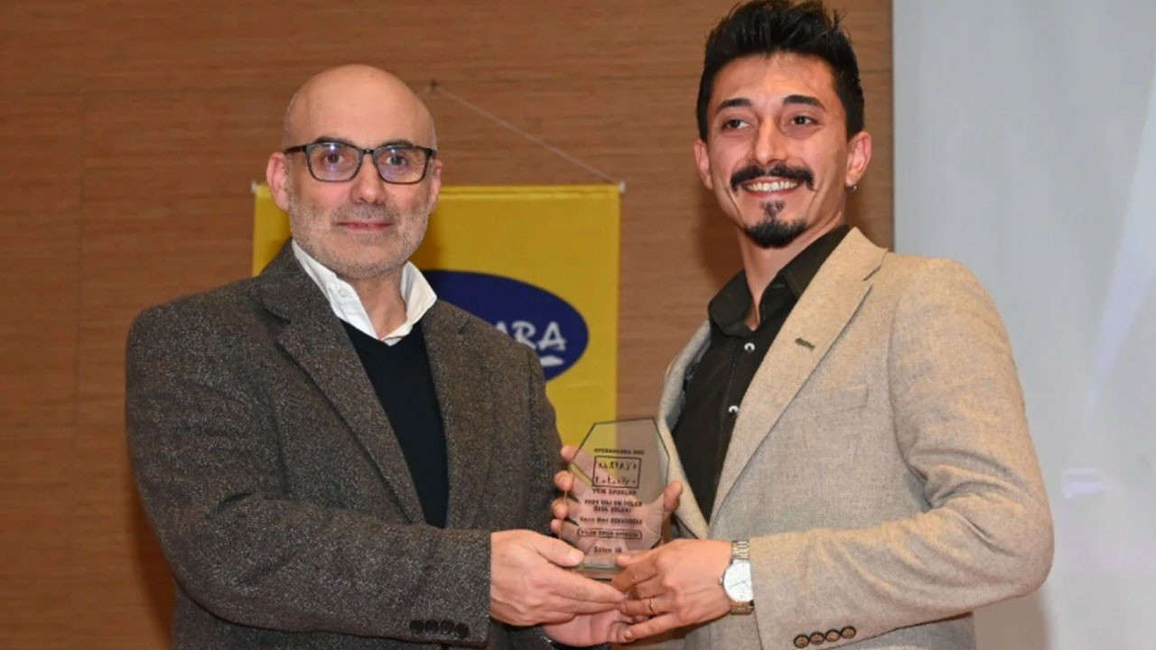 Yeni Ankara Yazarı Mert Dokuzoğlu'na ödül: "Yılın Spor Spikeri" seçildi