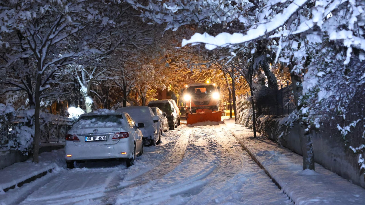 Ankara'da belediyelerin kar mesaisi