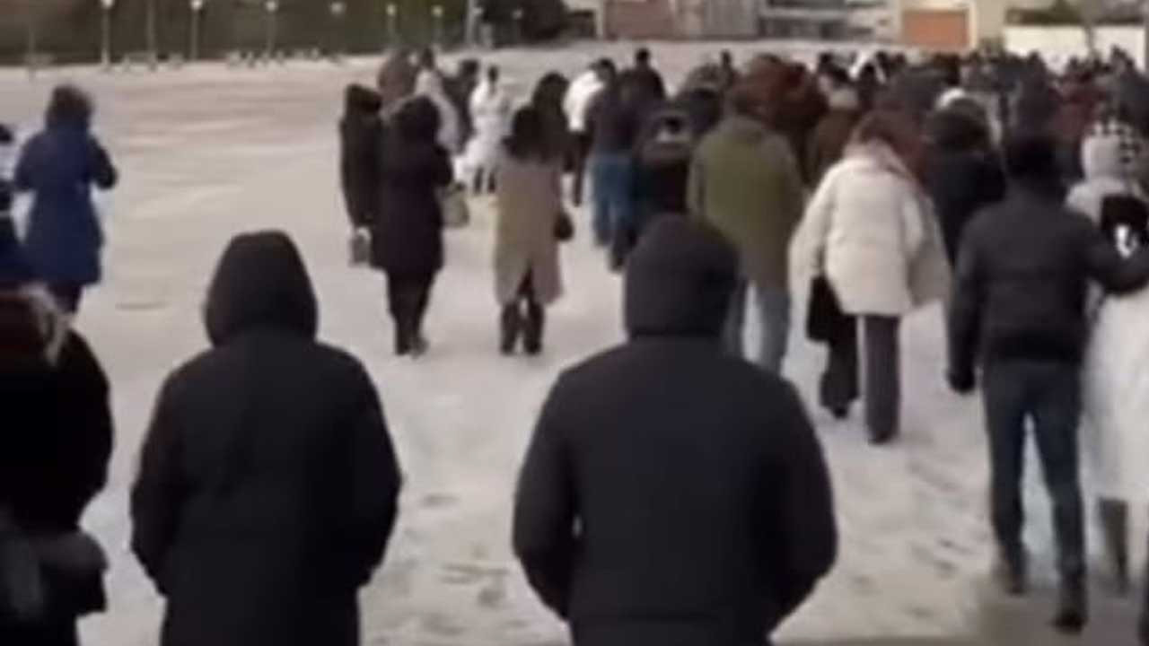 Ankara’da TED Koleji velilerinden zam protestosu: Okul önünde bir araya geldiler