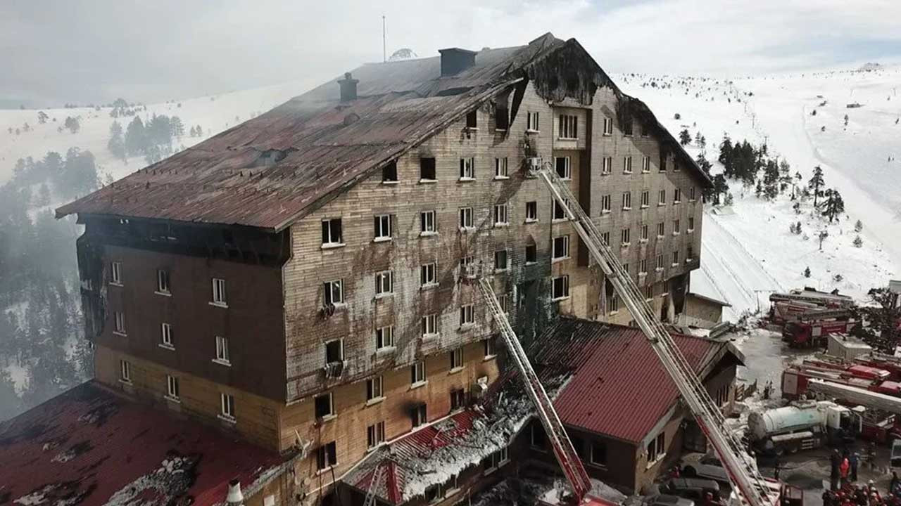 AFAD ekibinden Kartalkaya Kayak Merkezi'ndeki Otel Yangınını Araştırma Komisyonuna sunum