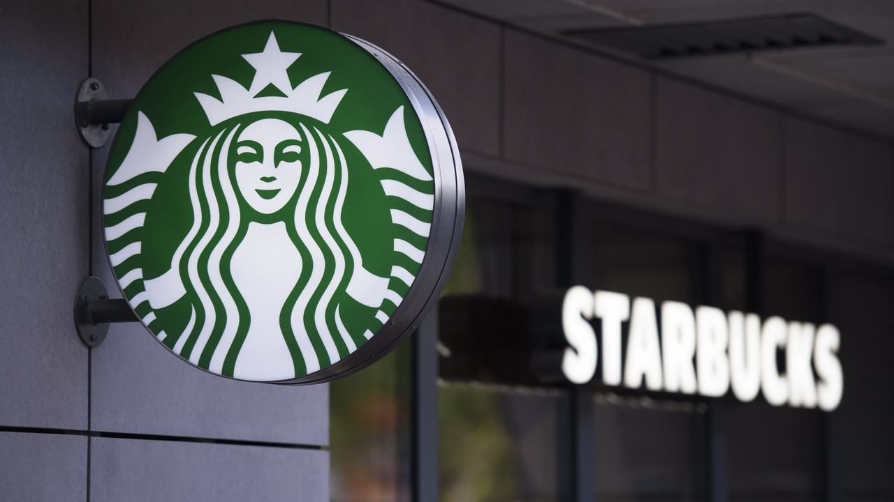 Boykot edilen Starbucks'ta kriz sürüyor: İşten çıkarmalar başladı