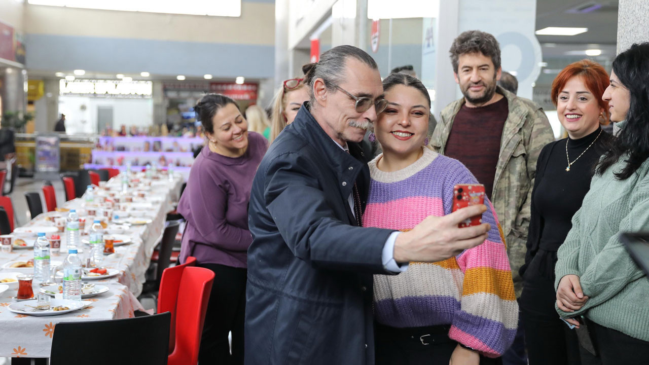 Başkan Beşikcioğlu, esnaflarla kahvaltıda bir araya geldi