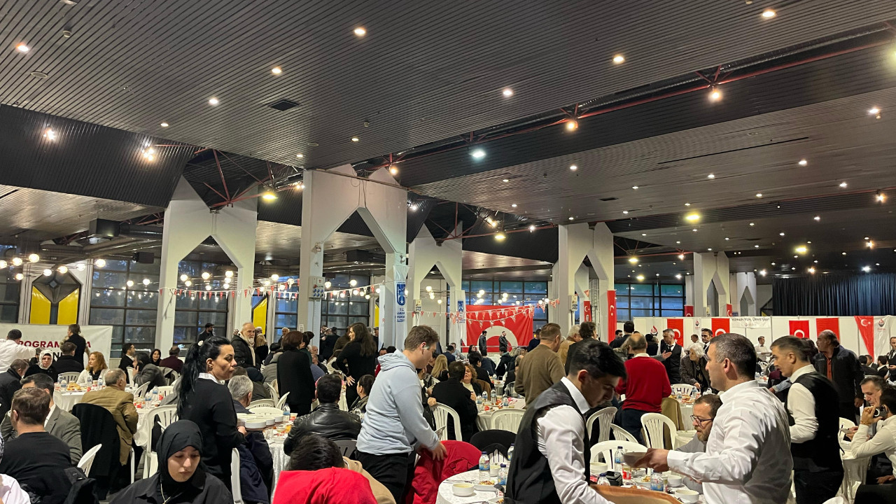 Zafer Partisi Altınpark’ta iftar programı düzenledi