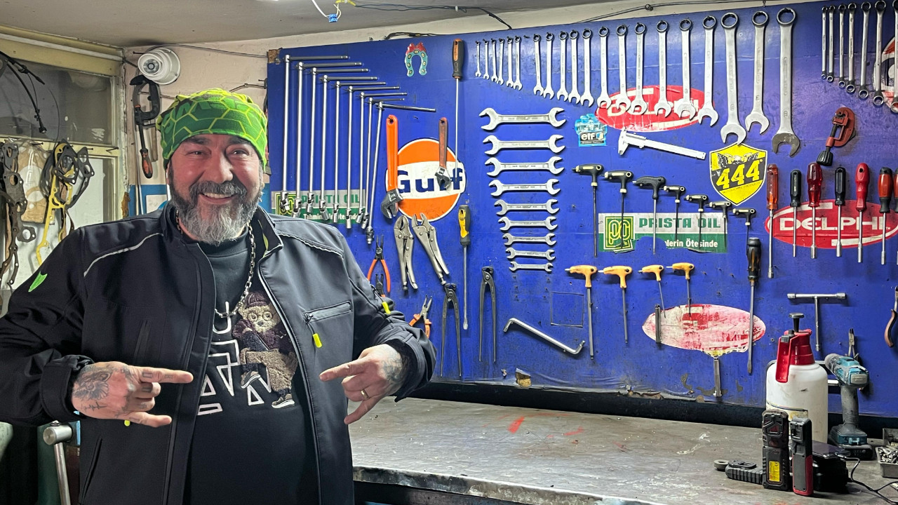 Şaşmaz Oto Sanayi’nin ustası Hakan Özuzun “Zanaatın değeri bizi hayatta tutuyor'