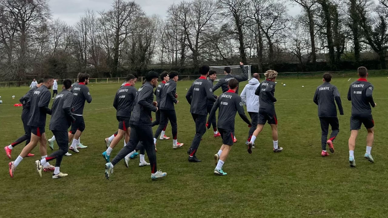 U19 Milli Takımı, Galler'de ilk antrenmanını yaptı