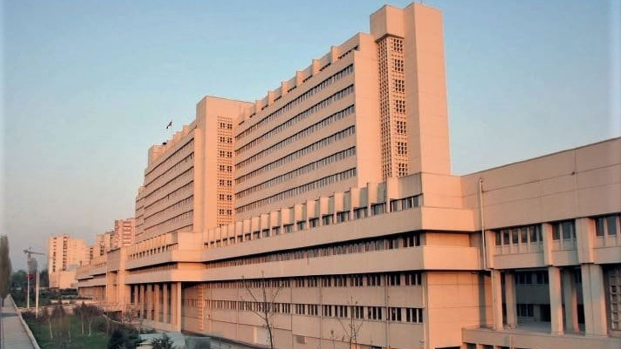 Abdullah Çavuş'un Siyasi Partilerin Mali Denetimi e-kitabı yayınlandı