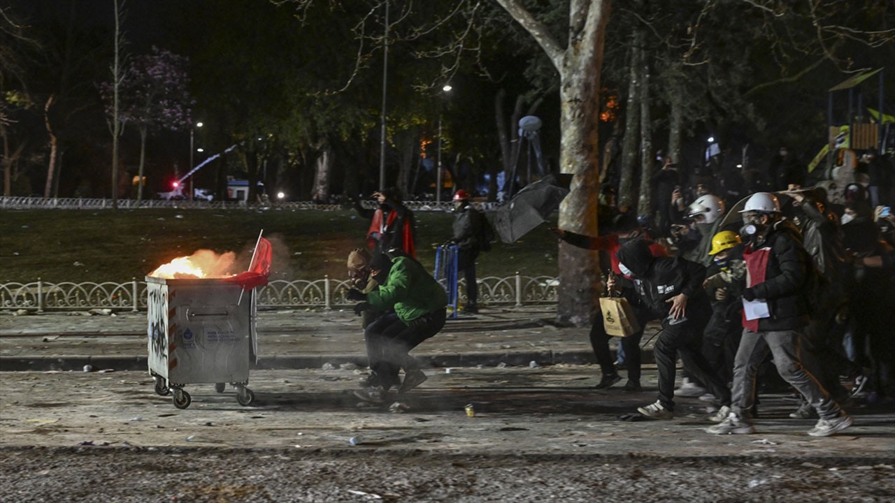 Saraçhane'deki eylemciler İBB binasına girdi
