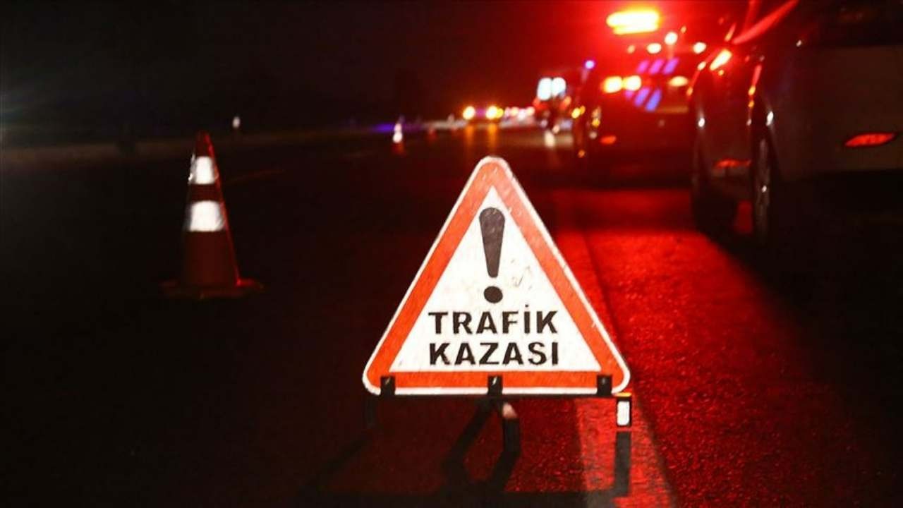 Samsun-Ankara kara yolunda otomobil çarpan polis memuru şehit oldu