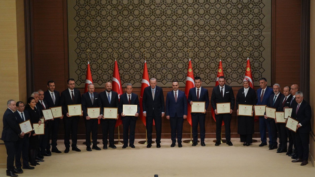 Cumhurbaşkanı Erdoğan'dan Ankara Sanayi Odası üyesi 6 şirkete ödül