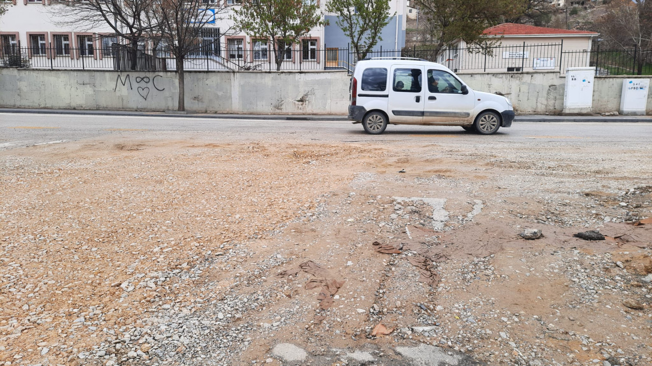 Altyapı çalışması bitti, sorunlar bitmedi: Büyük Kayaş Mahallesi toz ve çamura teslim