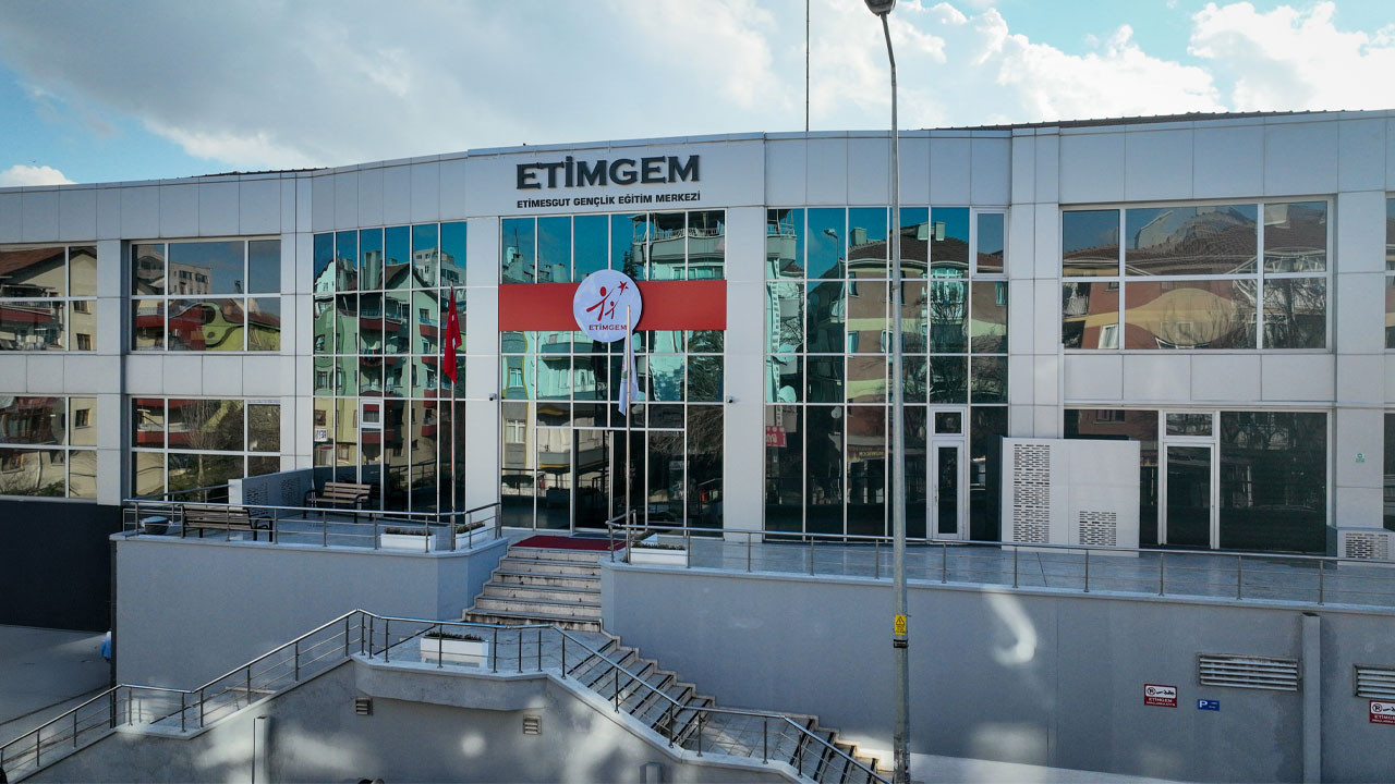 Etimesgut Belediyesi tarafından ücretsiz hazırlık kursları başlıyor