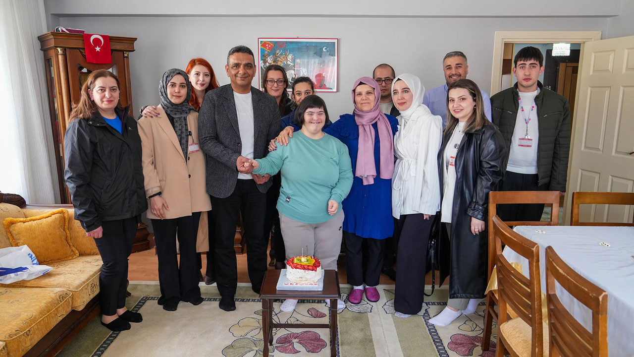 Keçiören Belediyesinden engelli bireylere unutulmaz doğum günü sürprizi