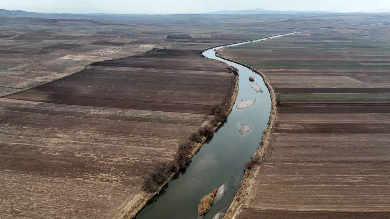 Kırşehir'de yağışlar çiftçilerin yüzünü güldürdü