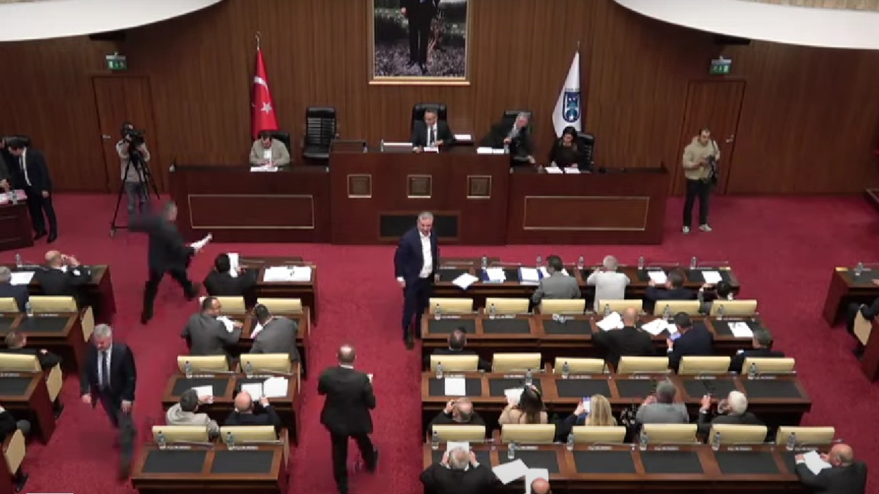 ABB Meclisi'nde küfür krizi sürüyor! CHP'li Ertan Işık toplantıya katılmadı!