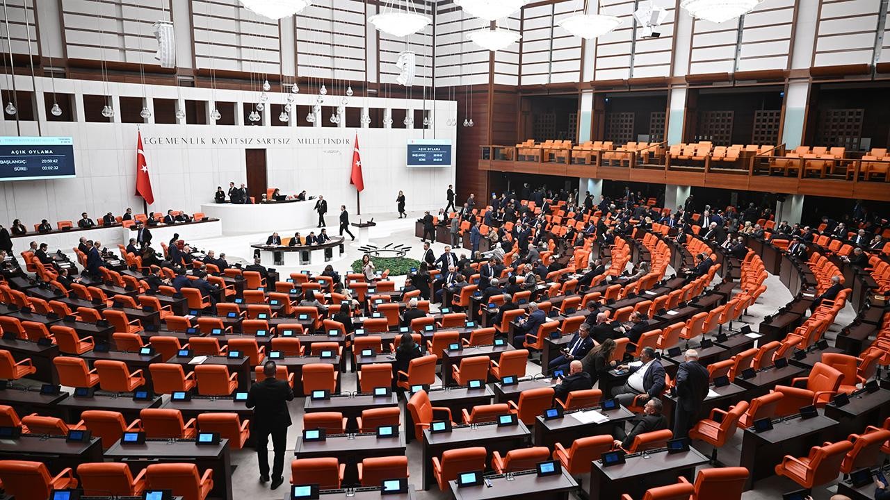 8 Nisan'da Ankara'da hangi önemli gelişmeler yaşandı? Türkiye ve dünyadaki çarpıcı gelişmeler!