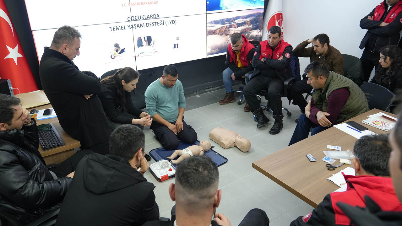 Keçiören Belediyesi, afet müdahale ekibine ilk yardım eğitimi verdi