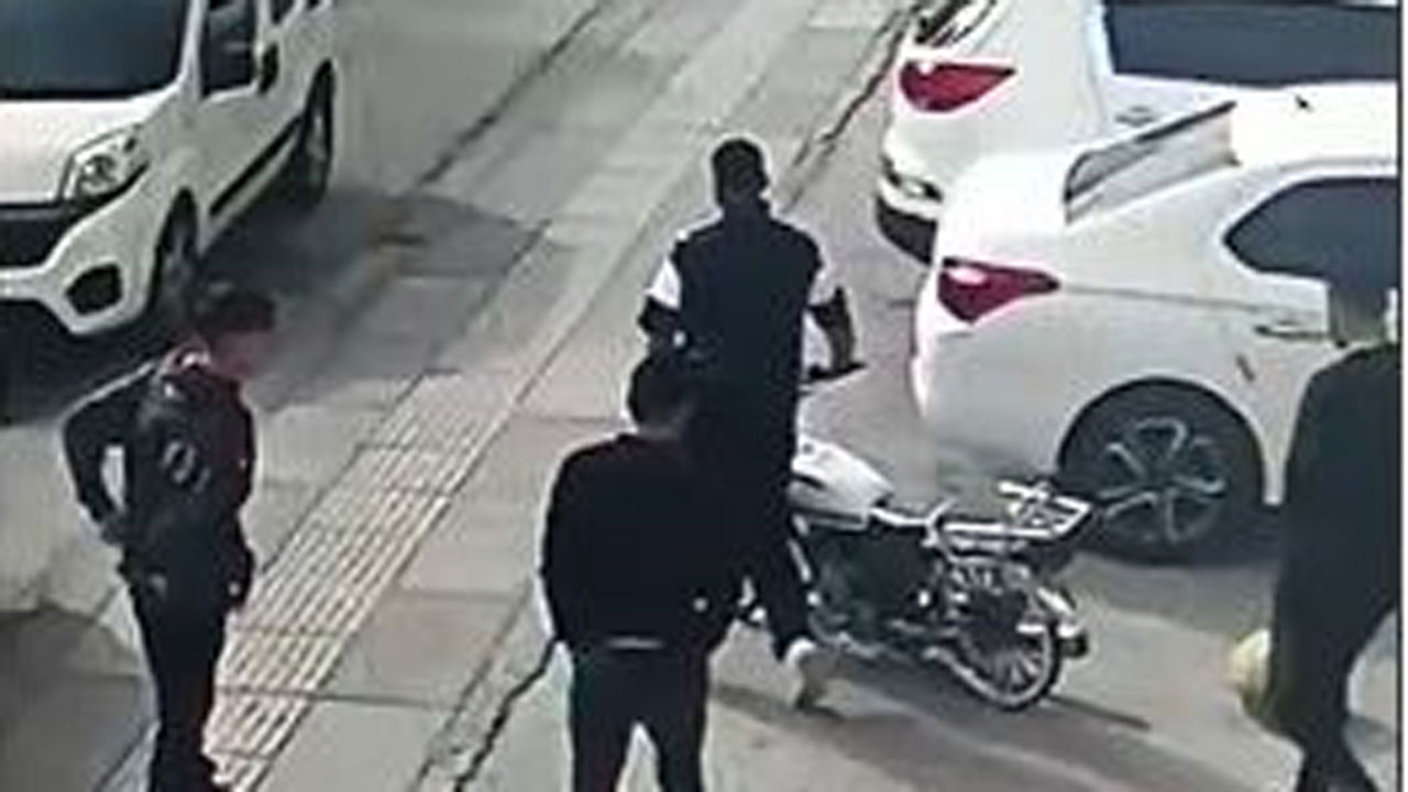 Sincan'da motosiklet hırsızlığı güvenlik kamerasına yansıdı