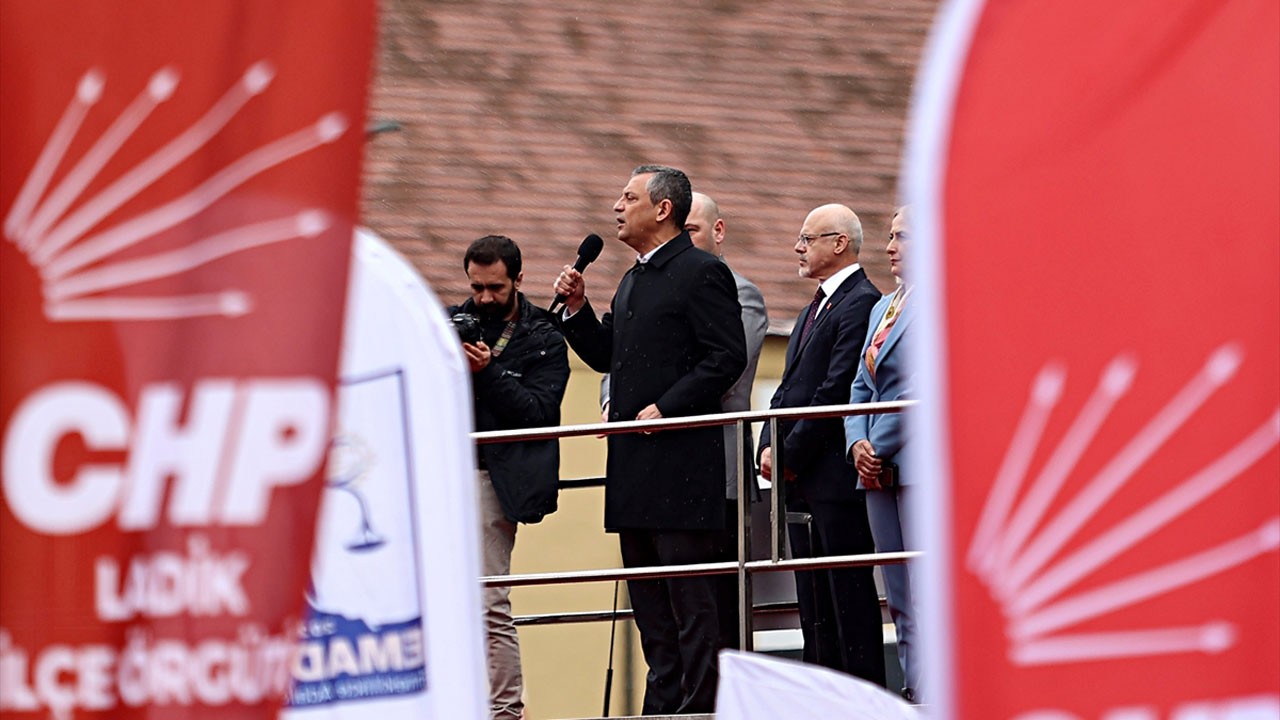 Özgür Özel Samsun’dan seslendi: “Millet sandık istiyor”