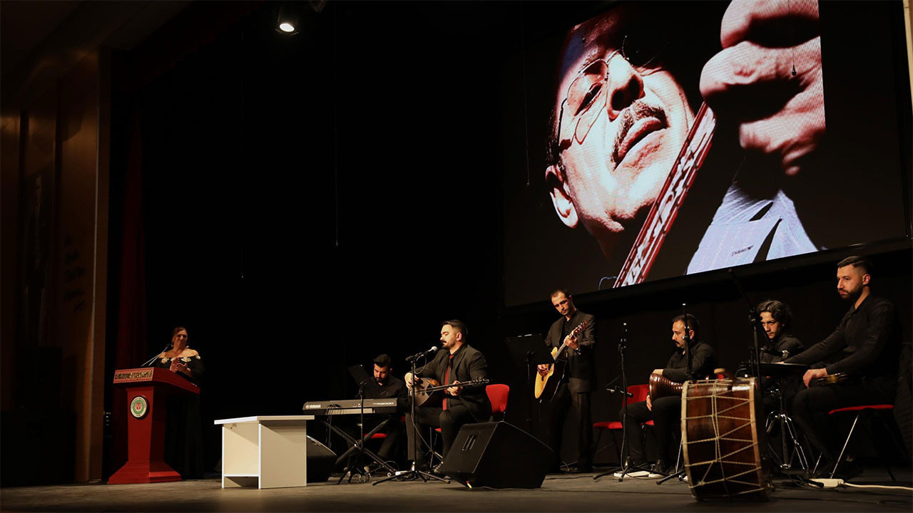 Bozkırın tezenesi Neşet Ertaş türküleriyle Etimesgut’ta anıldı