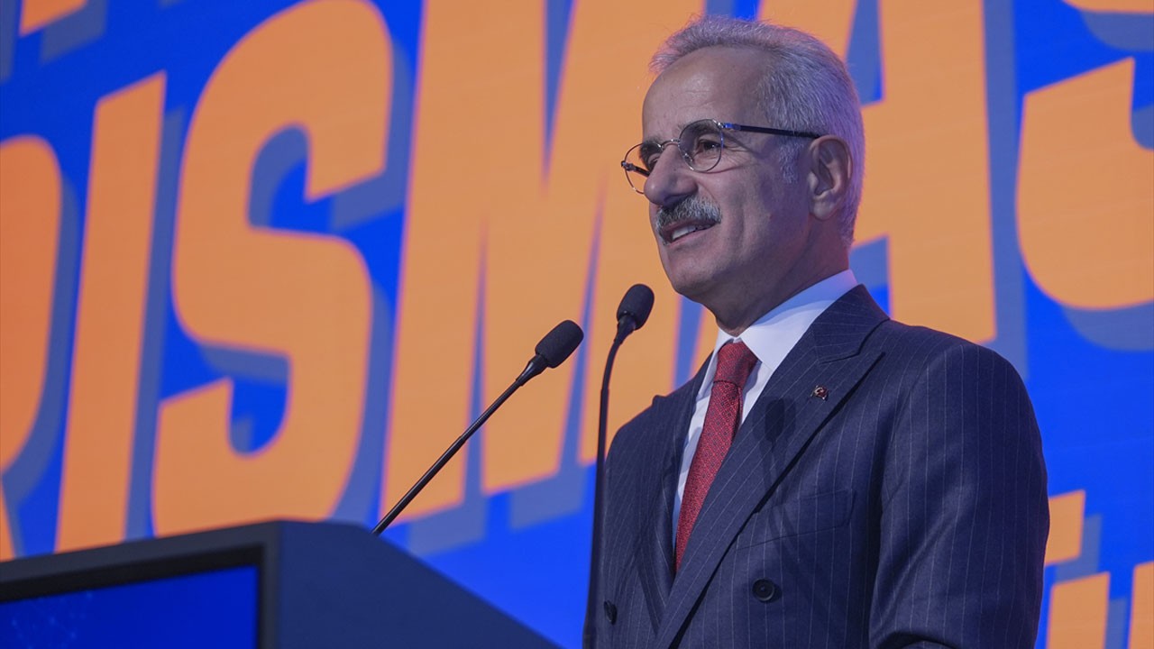 Ankara'da 'Ulaşan ve Erişen Türkiye 2053' yarışmasında gençlerin AR-GE projeleri ödüllendirildi