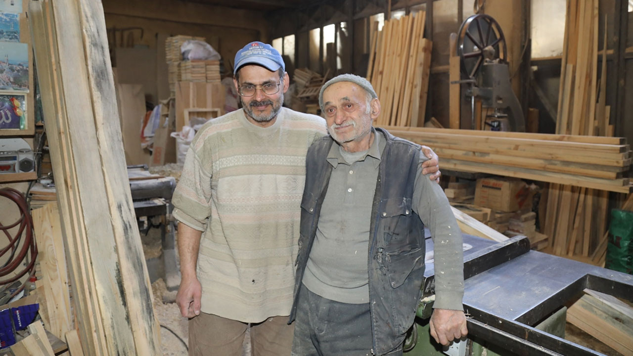 Ankara Çubuk'ta kuşaktan kuşağa zanaat! Ali Türk, 55 yıllık bilgisini çocuklarıyla paylaşıyor