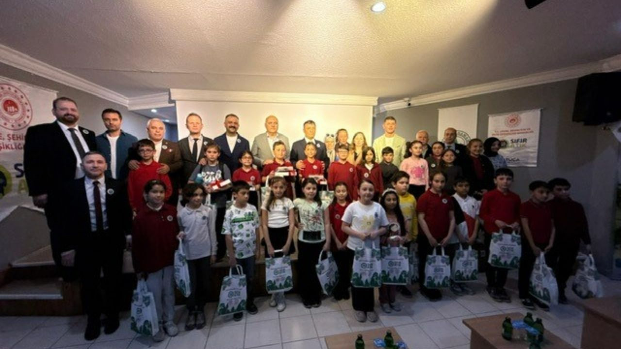 Kızılcahamam'da öğrenciler için sıfır atık bilgi yarışması düzenlendi