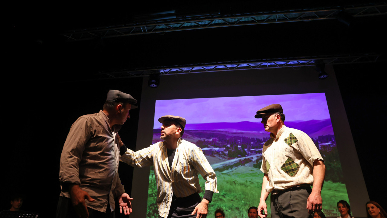 Köyün Enisdosu tiyatrosu Ankara'da sahnelendi