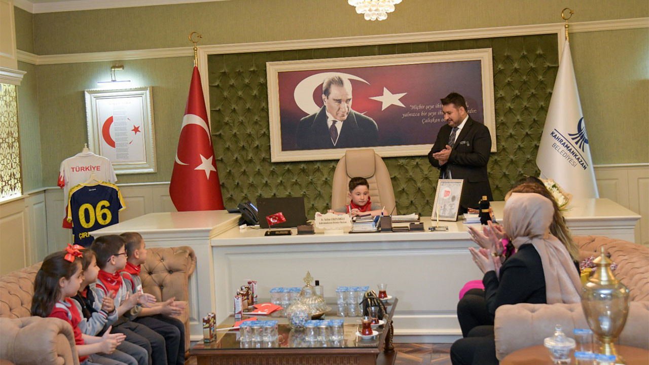 Kahramankazan'da başkanlık koltuğu bir günlüğüne minik Mehmet Ayaz’ın oldu