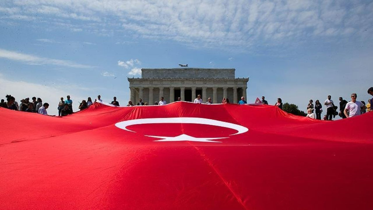 Sincan'da 23 Nisan'da öğretmenler oynadı