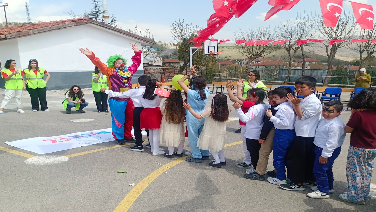 Ahbap Derneğiyle 23 Nisan dolu dolu geçti